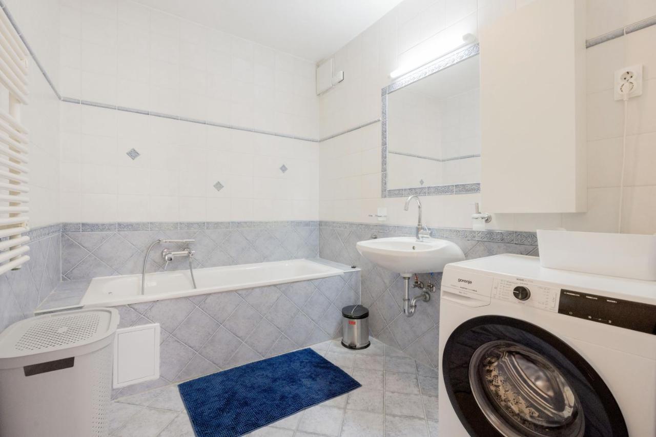 Bright And Spacious Penthouse W/ Terrace & Parking Budapeszt Zewnętrze zdjęcie