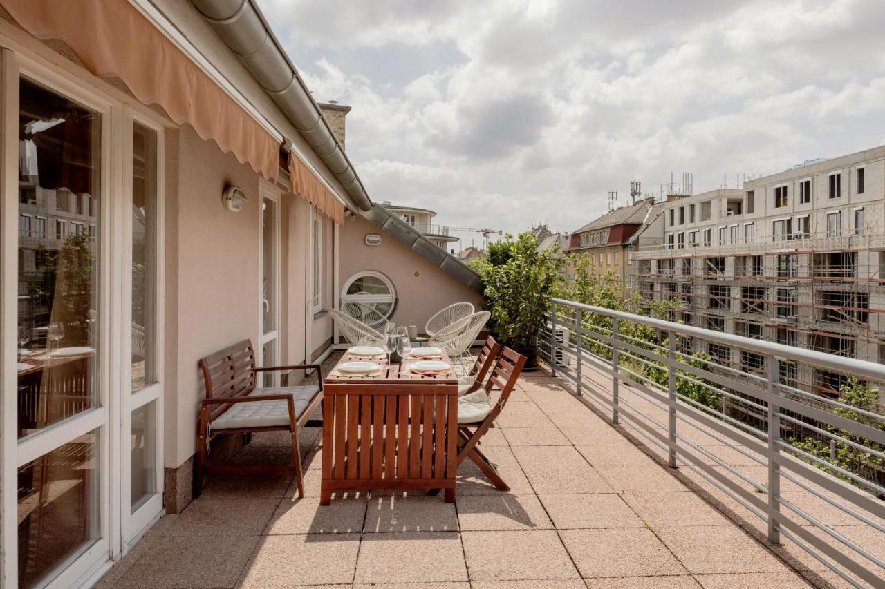 Bright And Spacious Penthouse W/ Terrace & Parking Budapeszt Zewnętrze zdjęcie